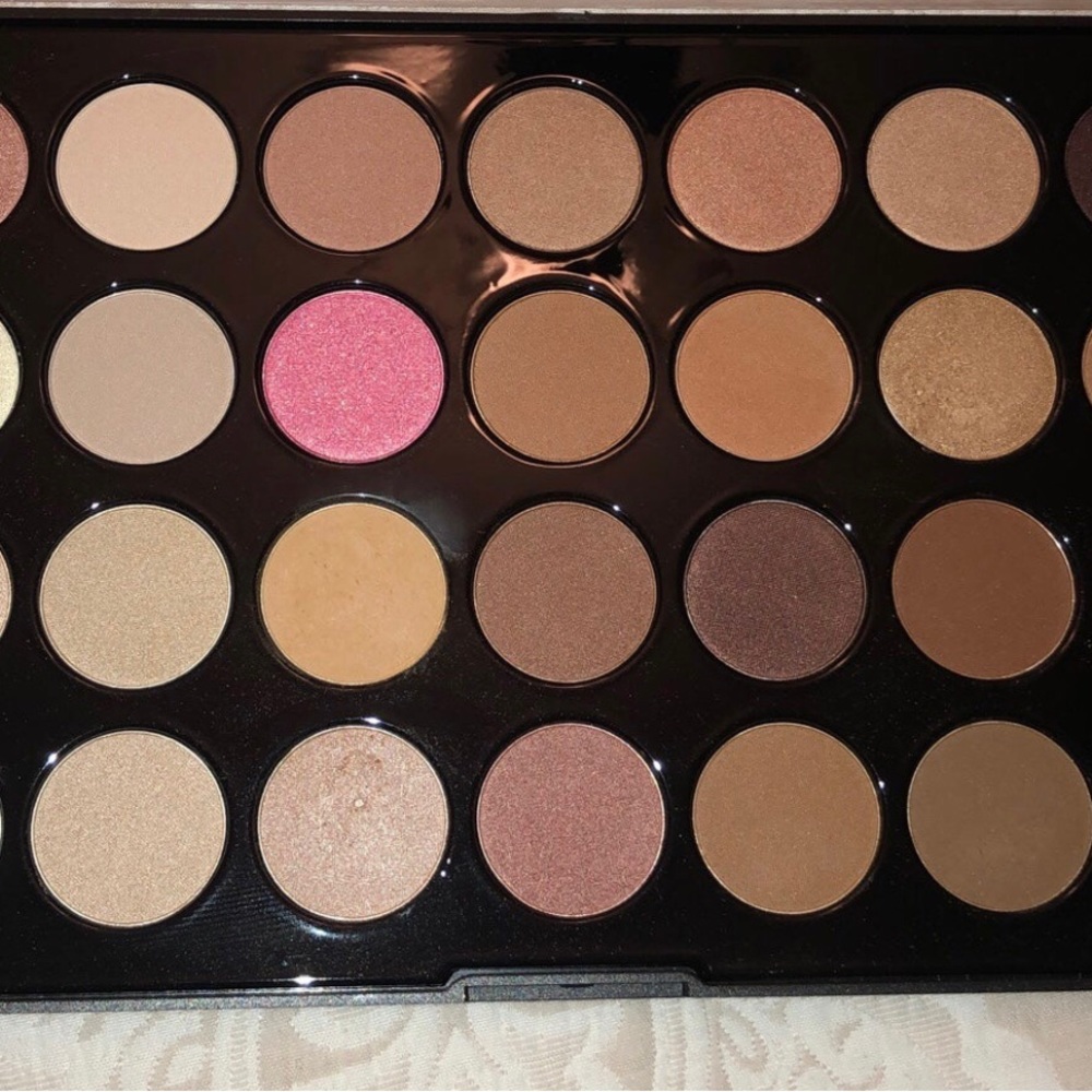 Bh cosmetic palette